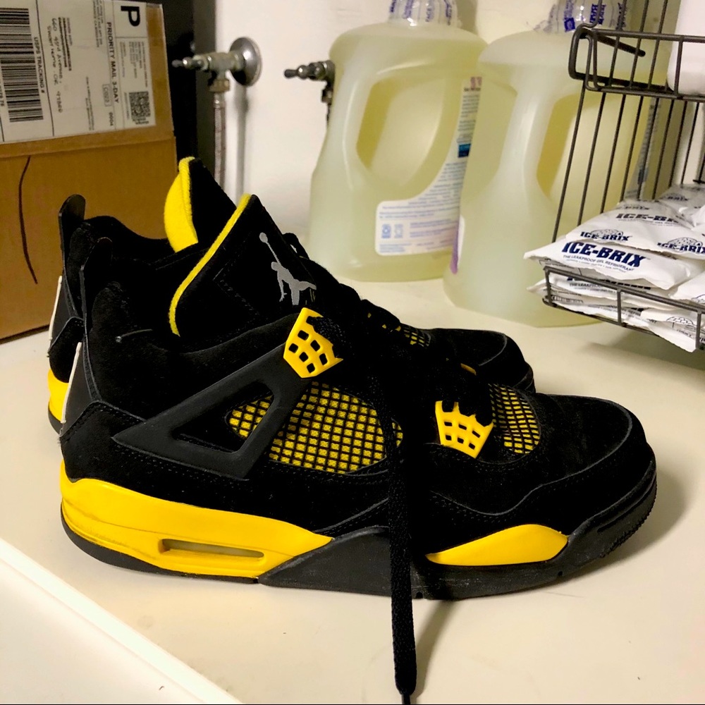 Jordan Thunder 4